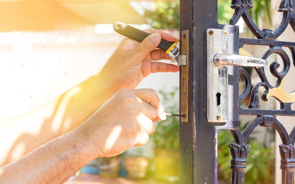 tâches spécifiques serrure porte blindee Orgeval